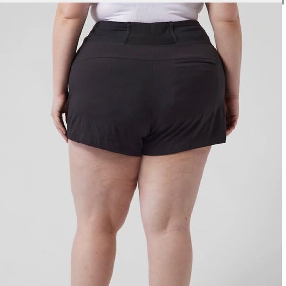 NWOT Trekkie North Short - Picture 2 of 7